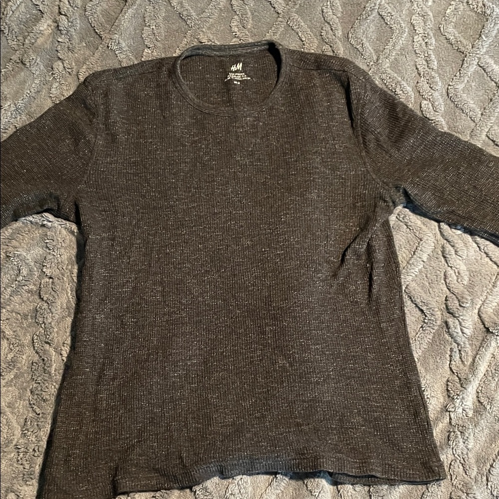 H&M Men's Charcoal Heather Crewneck Long Sleeve Shirt